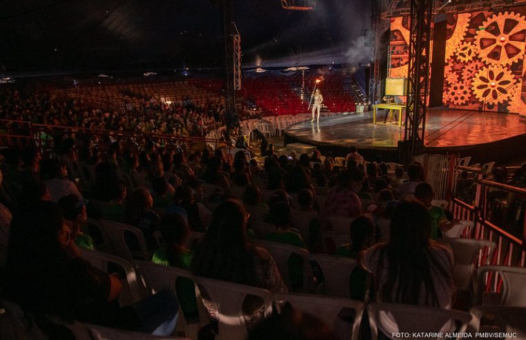 Alunos da rede municipal se encantam e se divertem com espetáculos do circo em Boa Vista