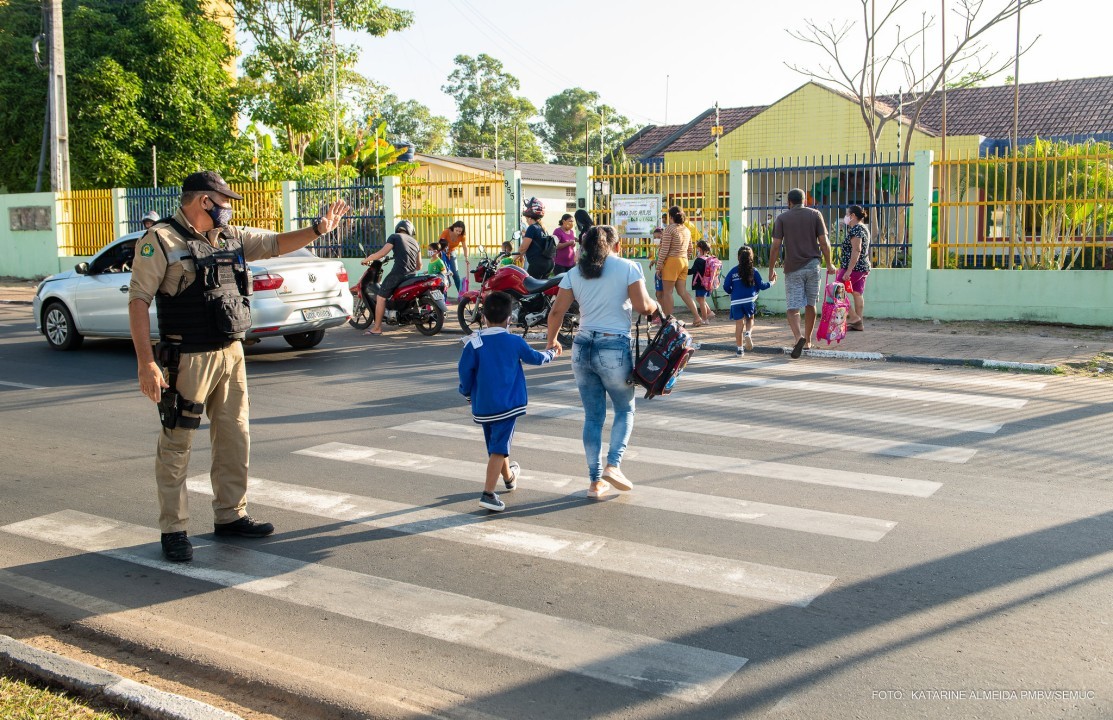Prefeitura leva orientação de segurança no trânsito no retorno às aulas