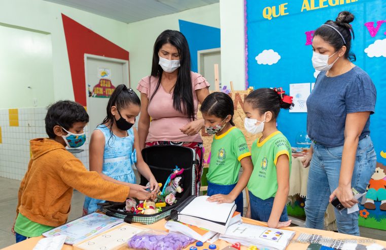 Alunos conhecem metodologias de alfabetização para crianças com cegueira em oficina de Braille