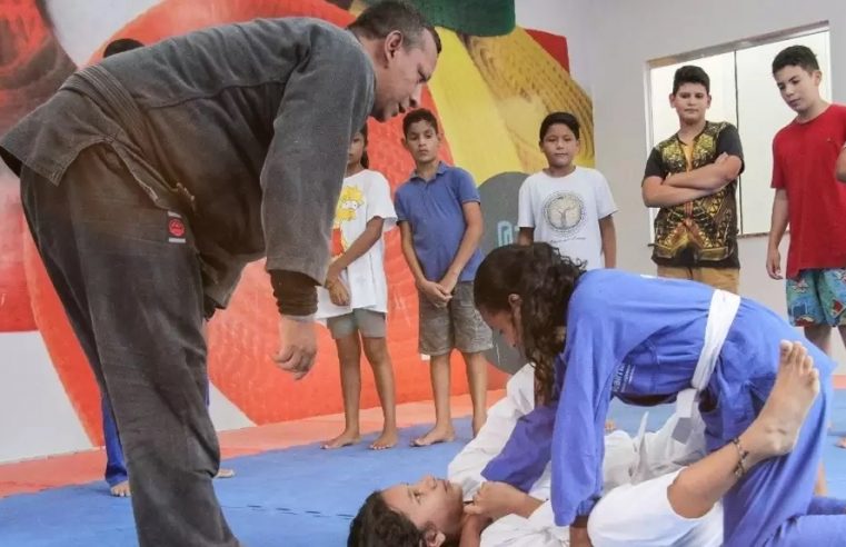 Jiu-Jitsu: Por meio do esporte alunos exercitam inteligência e disciplina 