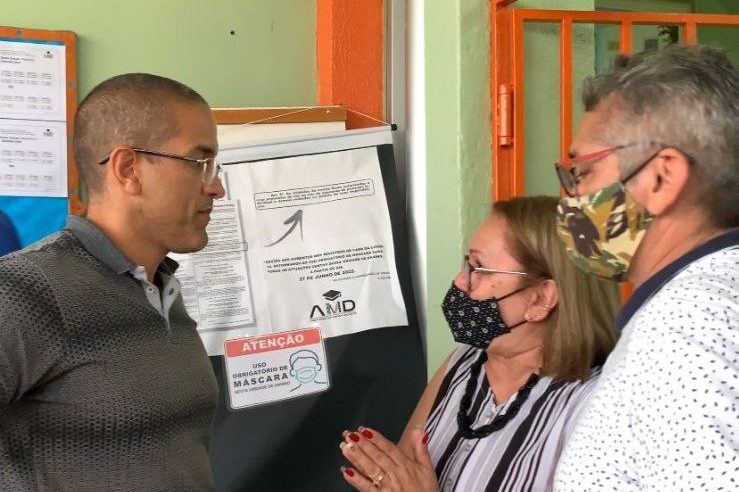 Equipe de manutenção é acionada logo após escola ser atingida por fortes chuvas em Boa Vista