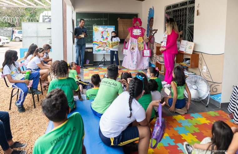 Alunos de escola em Boa Vista ganham biblioteca inspirada nos bonecos de Olinda