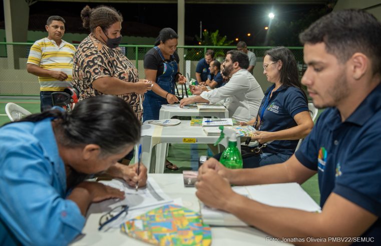 Mais de 60 moradores do Jardim Tropical, Araceli e Raiar do Sol recebem títulos definitivos da Emhur