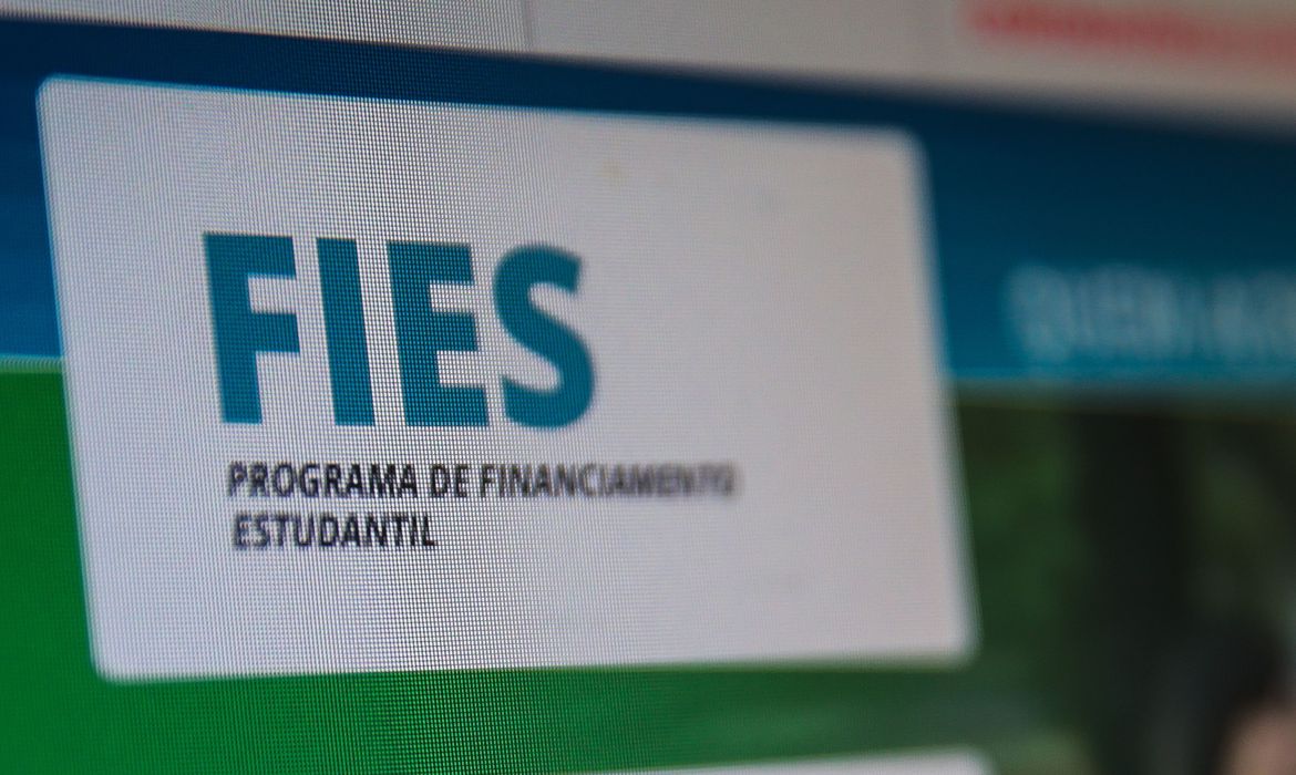 Dívidas do Fies podem ser renegociadas em novo aplicativo lançado pela Caixa