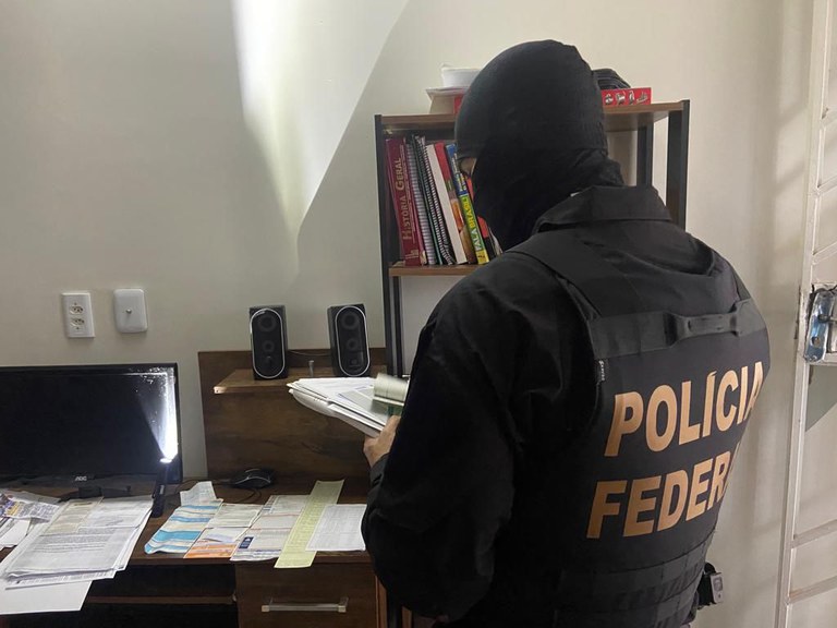 Operação da PF investiga organização envolvida com a entrada ilegal de imigrantes em Roraima