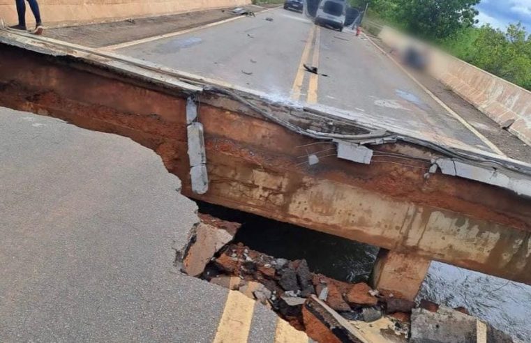 Ponte de concreto rompe na BR-174 impedindo o trânsito de veículos entre Pacaraima e Boa Vista