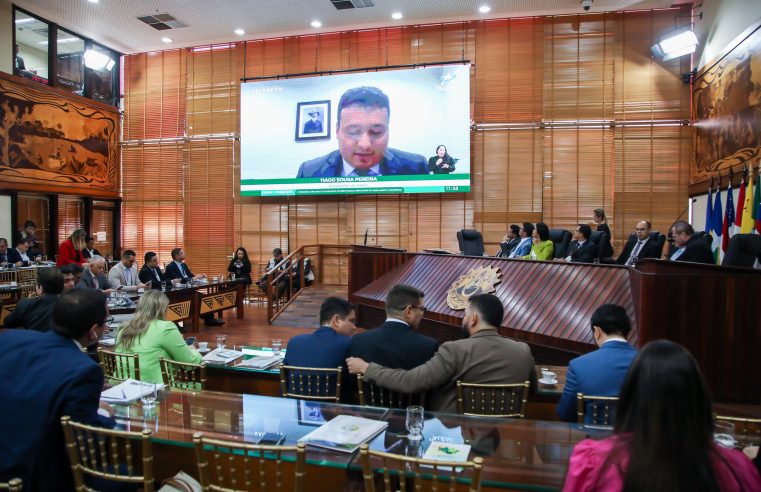 Colegiado de Deputados da Amazônia debatem transporte aéreo e exploração de petróleo