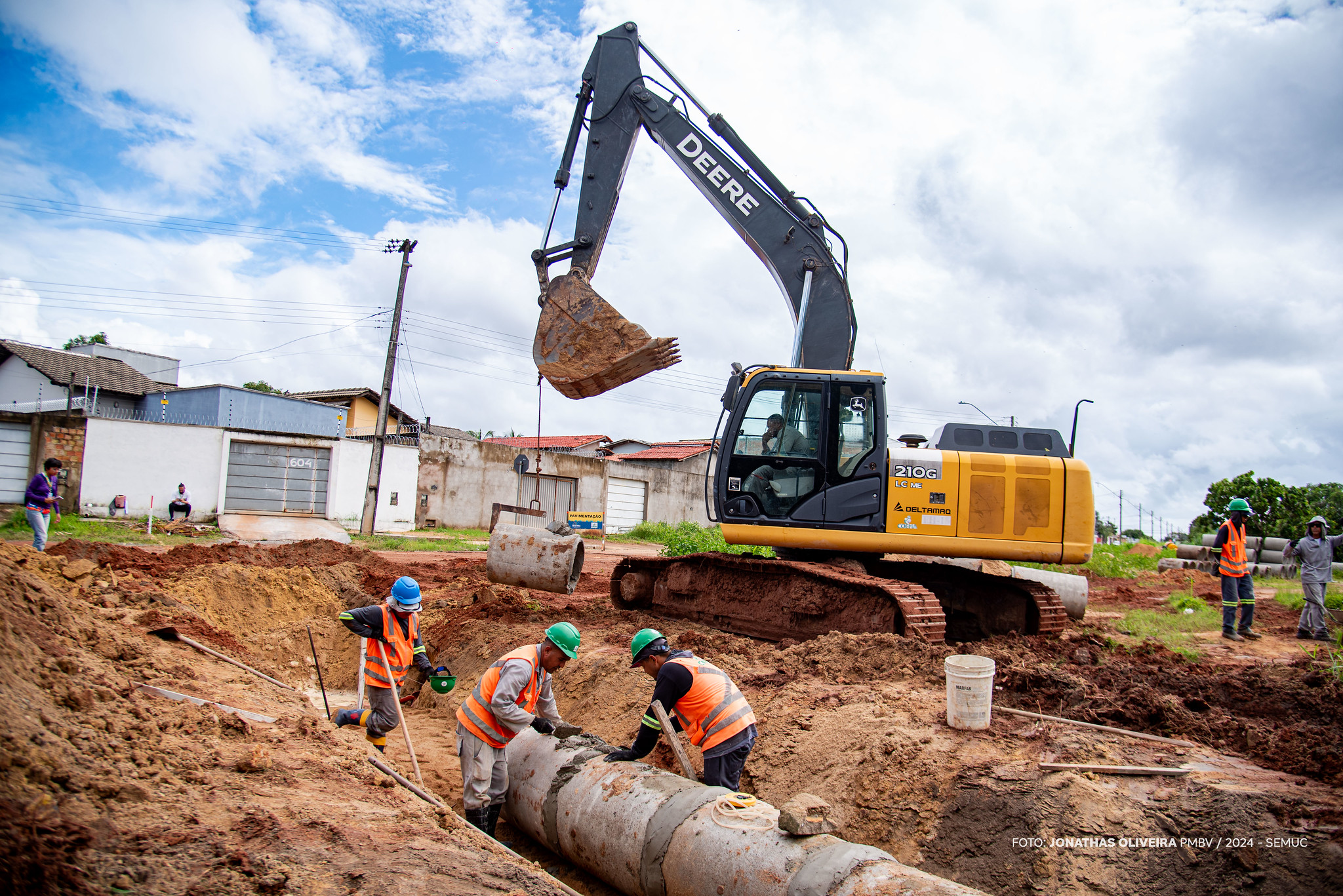 Bairros Jardim Tropical e Equatorial recebem obras de infraestrutura