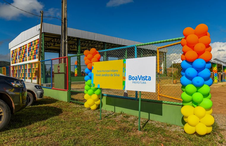 Quadras de esporte são inauguradas em escolas indígenas e do campo de Boa Vista