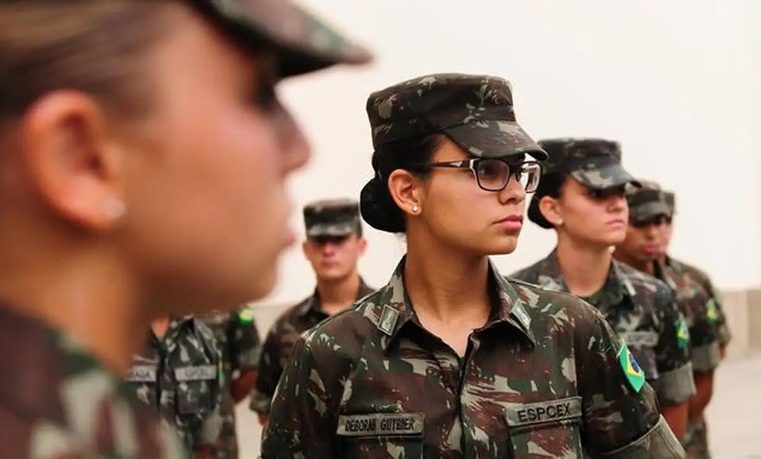 Serviço militar – Mulheres poderão se alistar como voluntárias a partir de 2025